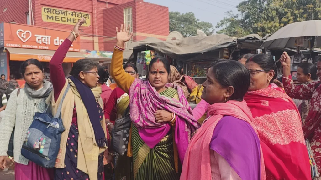 Asha Worker Protest: আশা কর্মীদের স্বাস্থ্য ভবন অভিযান, মাঝ রাস্তায় আটকে দেওয়ার অভিযোগ 1 asha worker protest