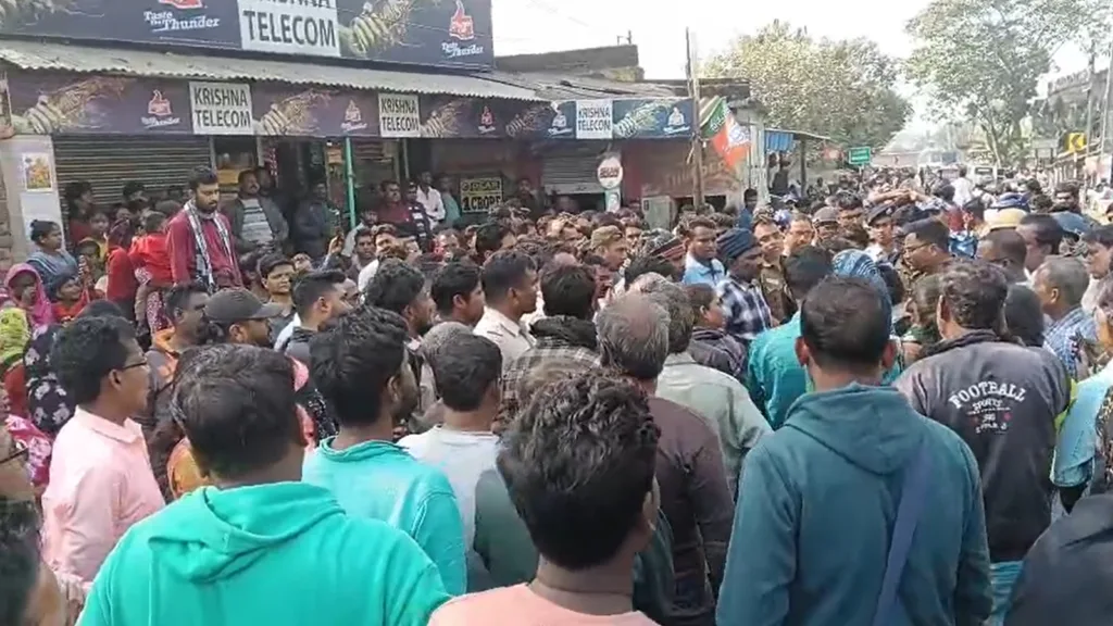 SIR Protest: SIR নিয়ে হয়রানির অভিযোগে অব্যাহত প্রতিবাদ, BDO অফিস ভাঙচুর সন্দেশখালিতে 1 sir protest