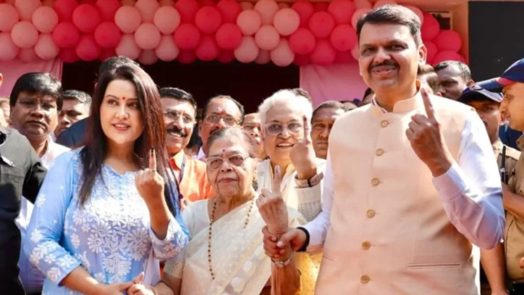 Marker Controversy: ভোট দিয়ে আঙুলে মার্কারের কালি? বিতর্কে BMC নির্বাচন 1 debendra fadnvis