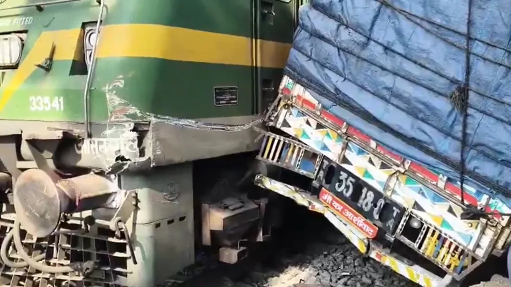 deoghar train accident