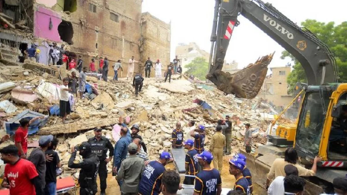 Pakistan gas cylinder blast