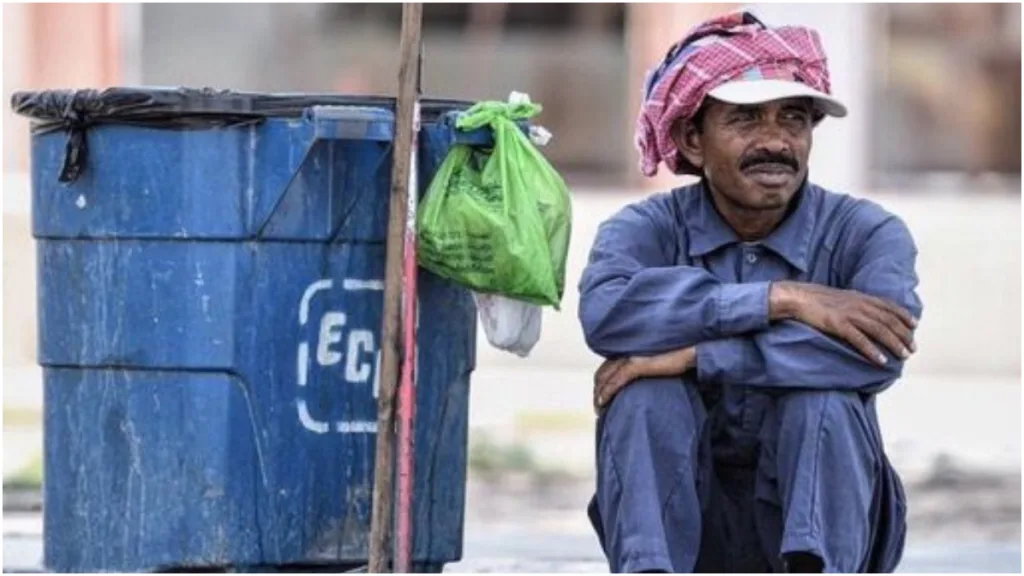Cleaning Worker Salary: সাফাইকর্মীর বেতন মাসে ২ লাখ, সরকারি চাকরিতে লোভনীয় প্রস্তাব, আবেদন করবেন কী ভাবে? 1 cleaning worker salary