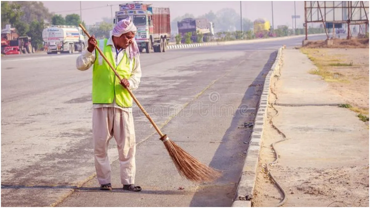 Hindustan News Point | State, National, Sports, Entertainment, Health News 2 cleaning worker salary
