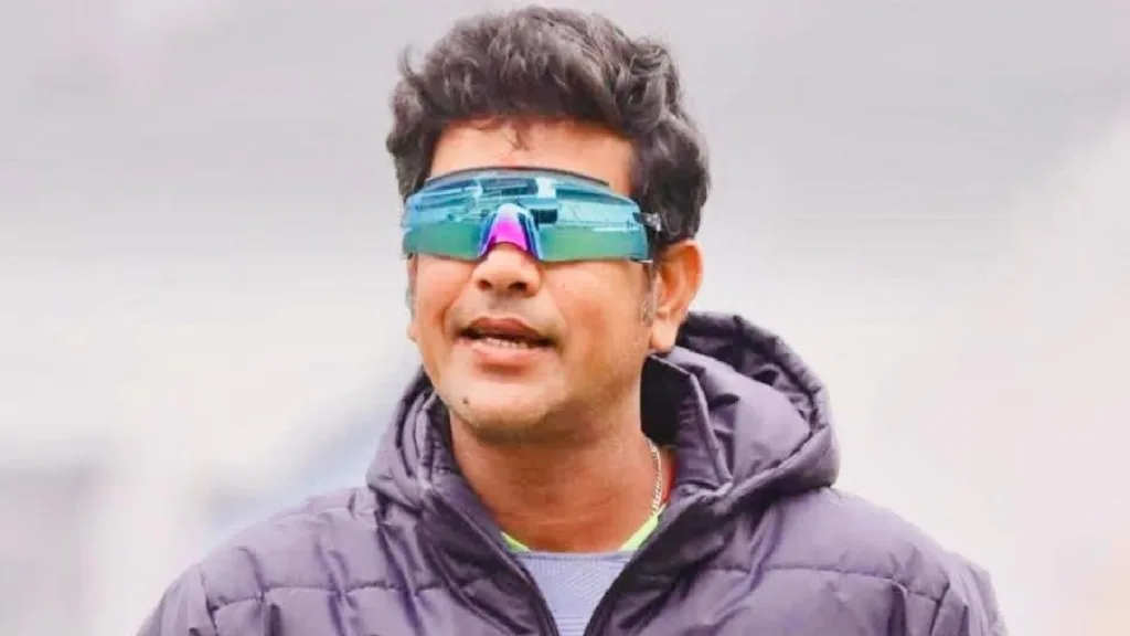 দেড় ঘণ্টার ব্যাটিংয়ে ভরাডুবি, রঞ্জি থেকে ছিটকে মুখ খুললেন বাংলার কোচ Laxmi Ratan Shukla 1 Laxmi Ratan Shukla