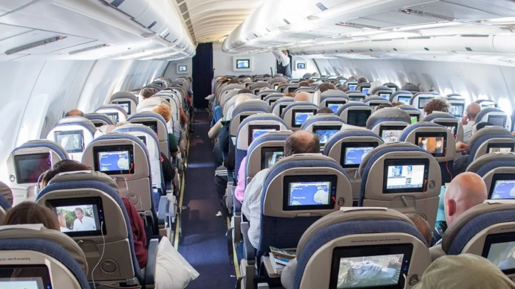 Aviation News: কেন্দ্রের নির্দেশে বিপাকে বিমান সংস্থা, চাপ পড়বে যাত্রীদের পকেটেই? 1 Aviation News