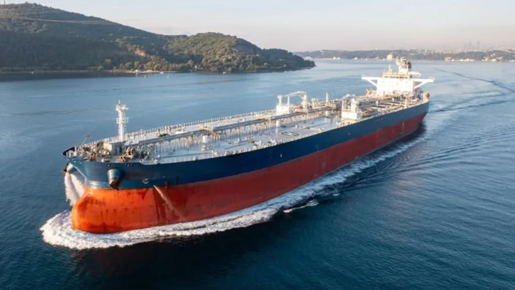 Indian LPG tanker Shivalik safely crosses Strait of Hormuz 1