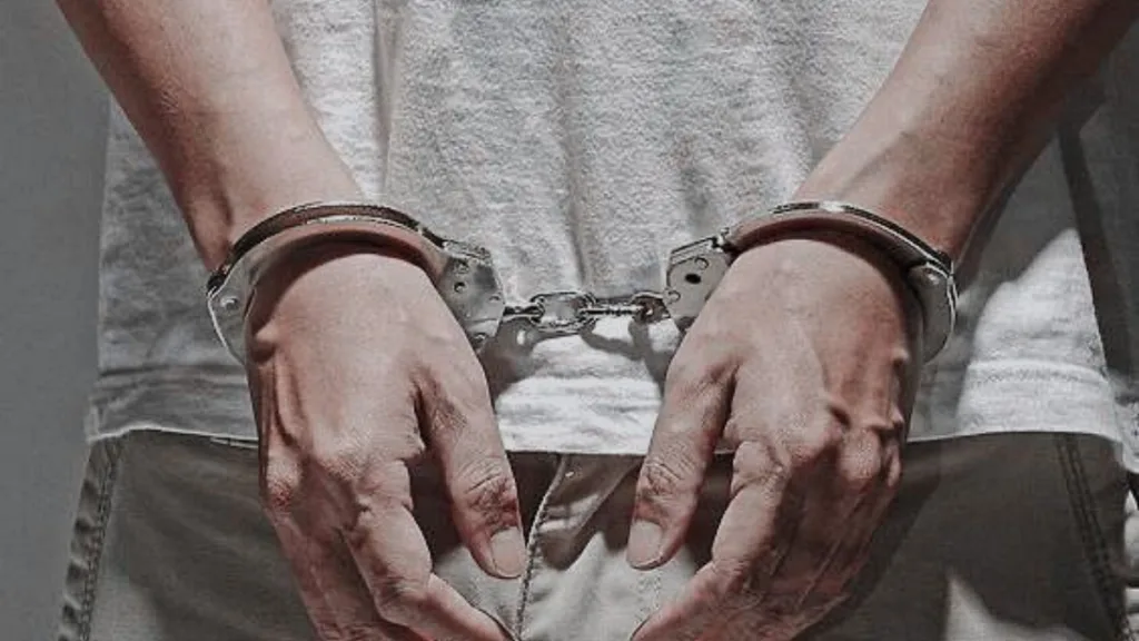 Crime: হাসপাতালে ঢুকে তরুণীকে অ্যাসিড আক্রমণ, অভিযুক্ত লিভ ইন পার্টনার 1 crime