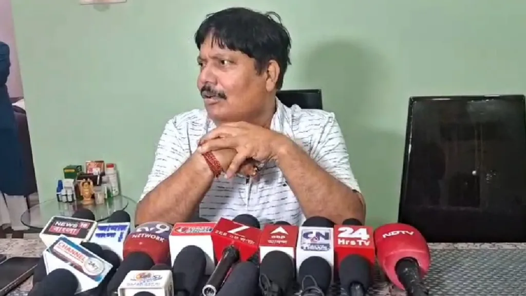 ‘চন্দ্রনাথ খুনে দেবরাজ যুক্ত থাকতে পারে’, বিস্ফোরক মন্তব্য অর্জুন সিং-এর 1 Arjun Singh