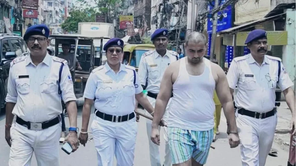 অন্তর্বাস পরিয়ে হাওড়ার 'ডন'কে রাস্তায় হাঁটাল পুলিশ, বাংলায় এ বার উত্তরপ্রদেশ মডেল 2 Howrah