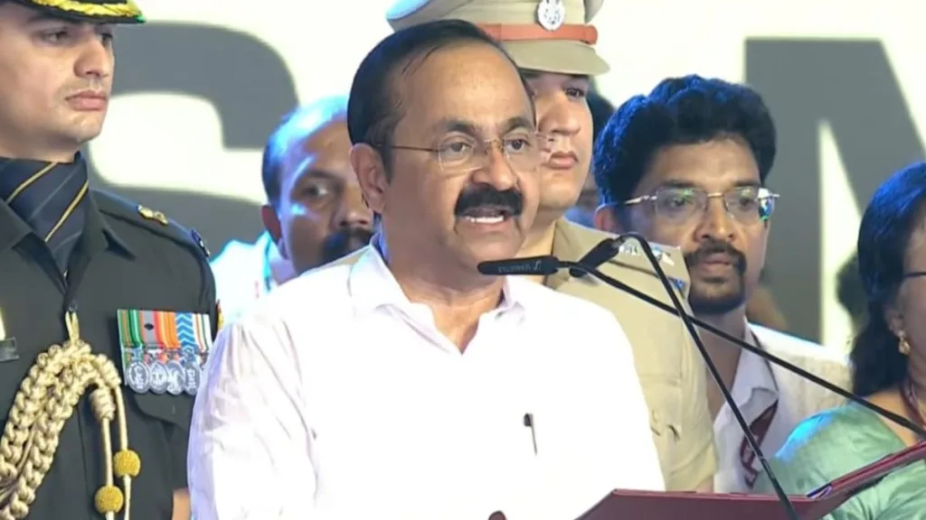 Kerala CM: কেরলের নতুন মুখ্যমন্ত্রী হিসেবে শপথ নিলেন কংগ্রেসের ভিডি সতীশন, দশ বছরের বাম শাসনের অবসান 1 Kerala CM