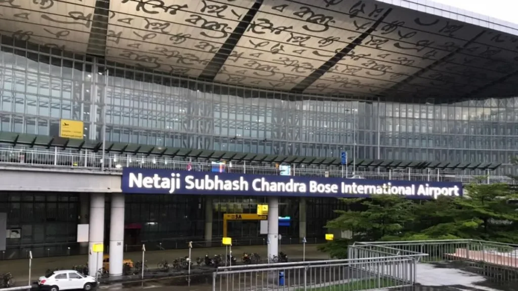 কলকাতা বিমানবন্দরে ভেঙে পড়ল লিফট, গুরুতর আহত ৩ কর্মী 1 Kolkata Airport
