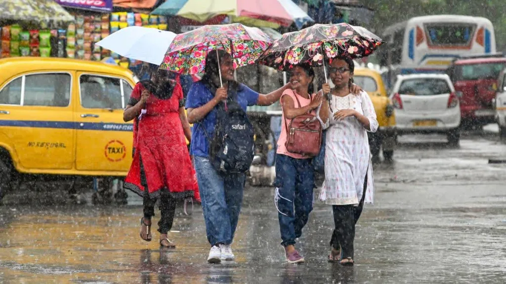 উত্তরবঙ্গে আজও বৃষ্টির পূর্বাভাস রয়েছে, দক্ষিণবঙ্গে তেমন কোনও পূর্বাভাস রয়েছে ? 1 Weather Update 22