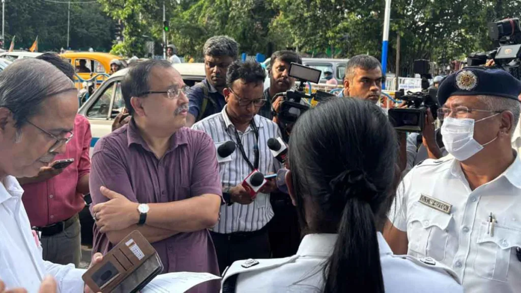 মিলল না ধর্নার অনুমতি! বদলে ওয়াই চ্যানেলে দু’ঘণ্টার ছাড়পত্র পুলিশের, দাবি কুণালের 2 Kunal Ghosh