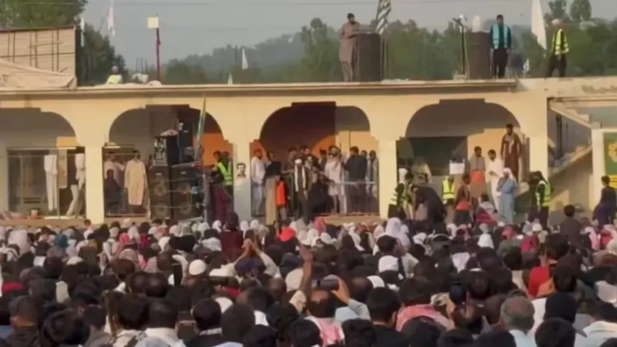 Pok protesters