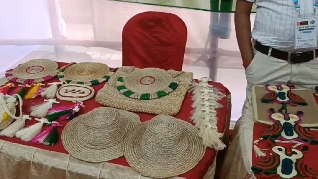 চাকদহে মহাসমারোহে পালিত হলো ‘জুট-ডে 2026’, পাট কৃষকদের বিশেষ সংবর্ধনা 1 1000433743
