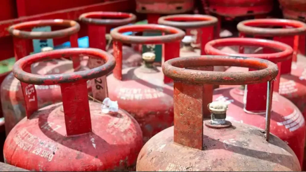 ঘরে ঘরে LPG গ্যাস পৌঁছে দেবে Swiggy, দাম কত জেনে নিন 1 LPG Gas Cylinder