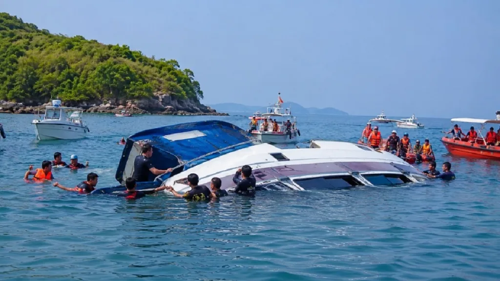 Speedboat Capsizes