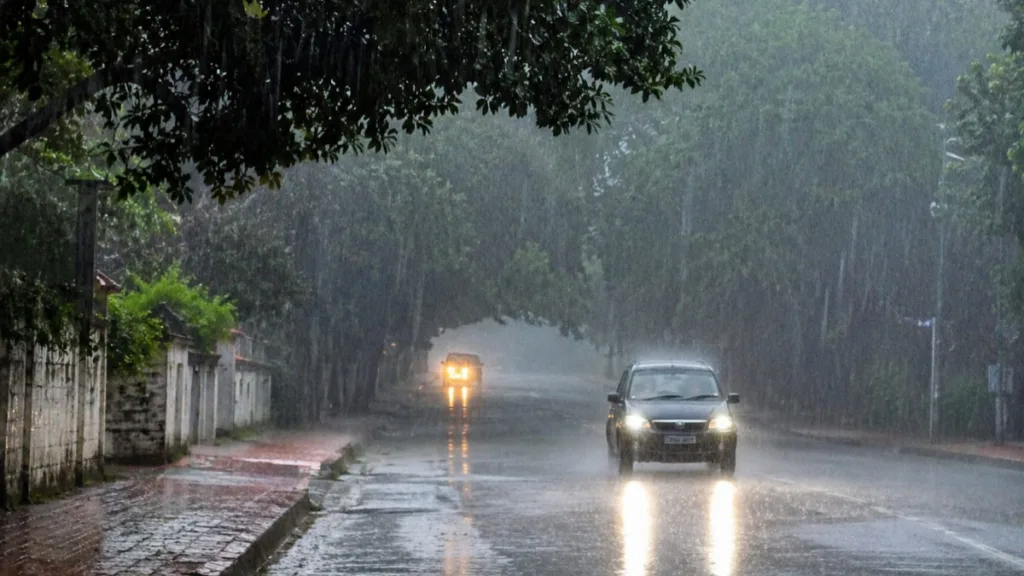 দক্ষিণের বেশিরভাগ জেলাতেই বৃষ্টির পূর্বাভাস, উত্তরবঙ্গেও চলবে বৃষ্টি 2 Weather Today