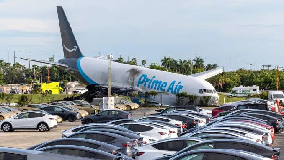 Hindustan News Point | State, National, Sports, Utility News 25 Miami Airport Plane Crash